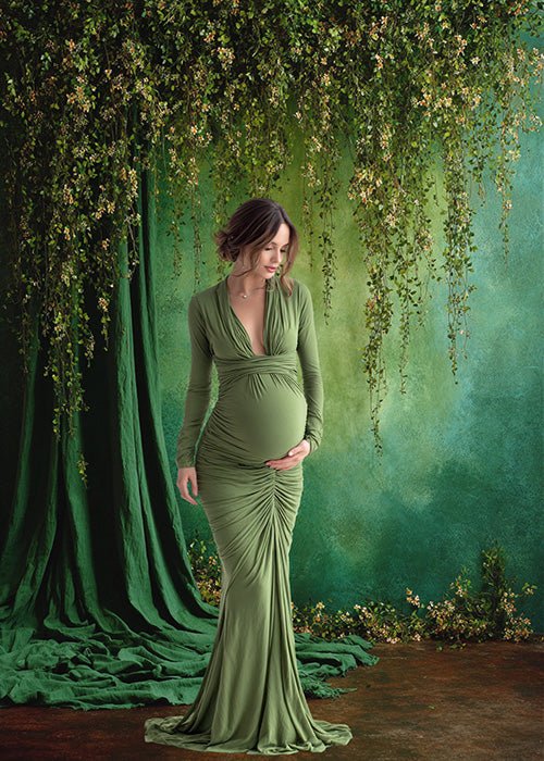 Enchanted Emerald Forest Backdrop – Lush Greenery with Deep Green Textured Wall - Mii - Estilo