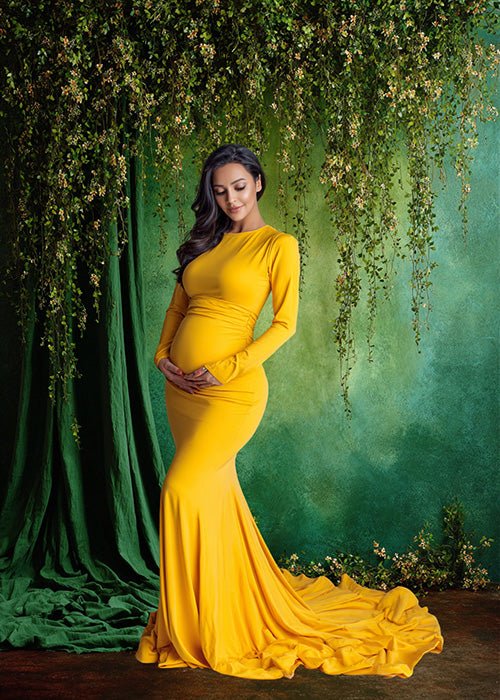 Enchanted Emerald Forest Backdrop – Lush Greenery with Deep Green Textured Wall - Mii - Estilo