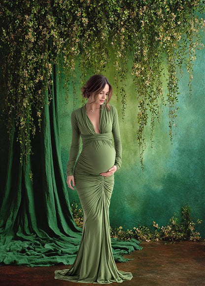 Enchanted Emerald Forest Backdrop – Lush Greenery with Deep Green Textured Wall - Mii - Estilo