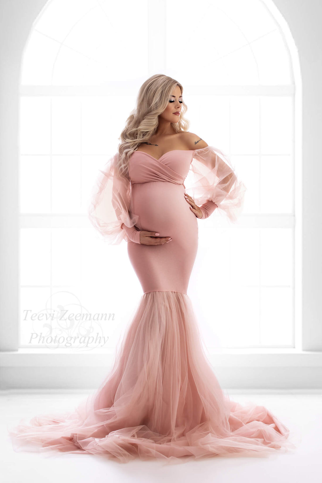 Issue Bluebell Maternity Photoshoot Dress OFF WHITE CLEARANCE SALE - Mii-Estilo