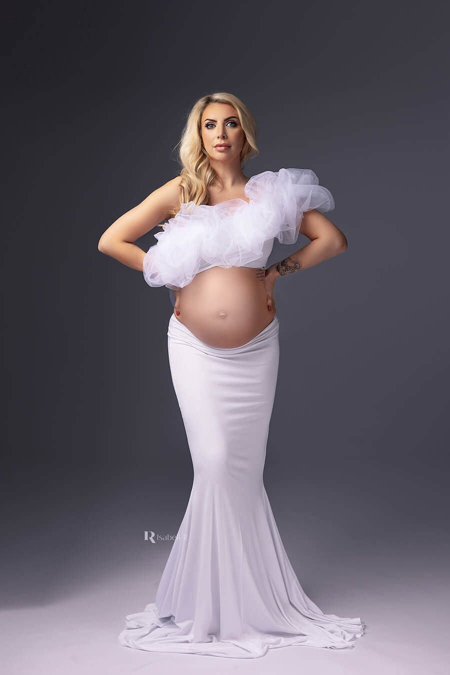 Elegant white maternity dress Magdala – Hello Mom
