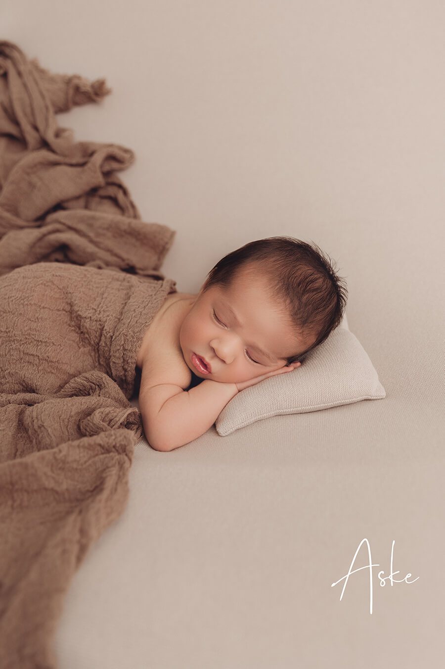 Jilly Sand Backdrop incl Pillow - Mii-Estilo.com